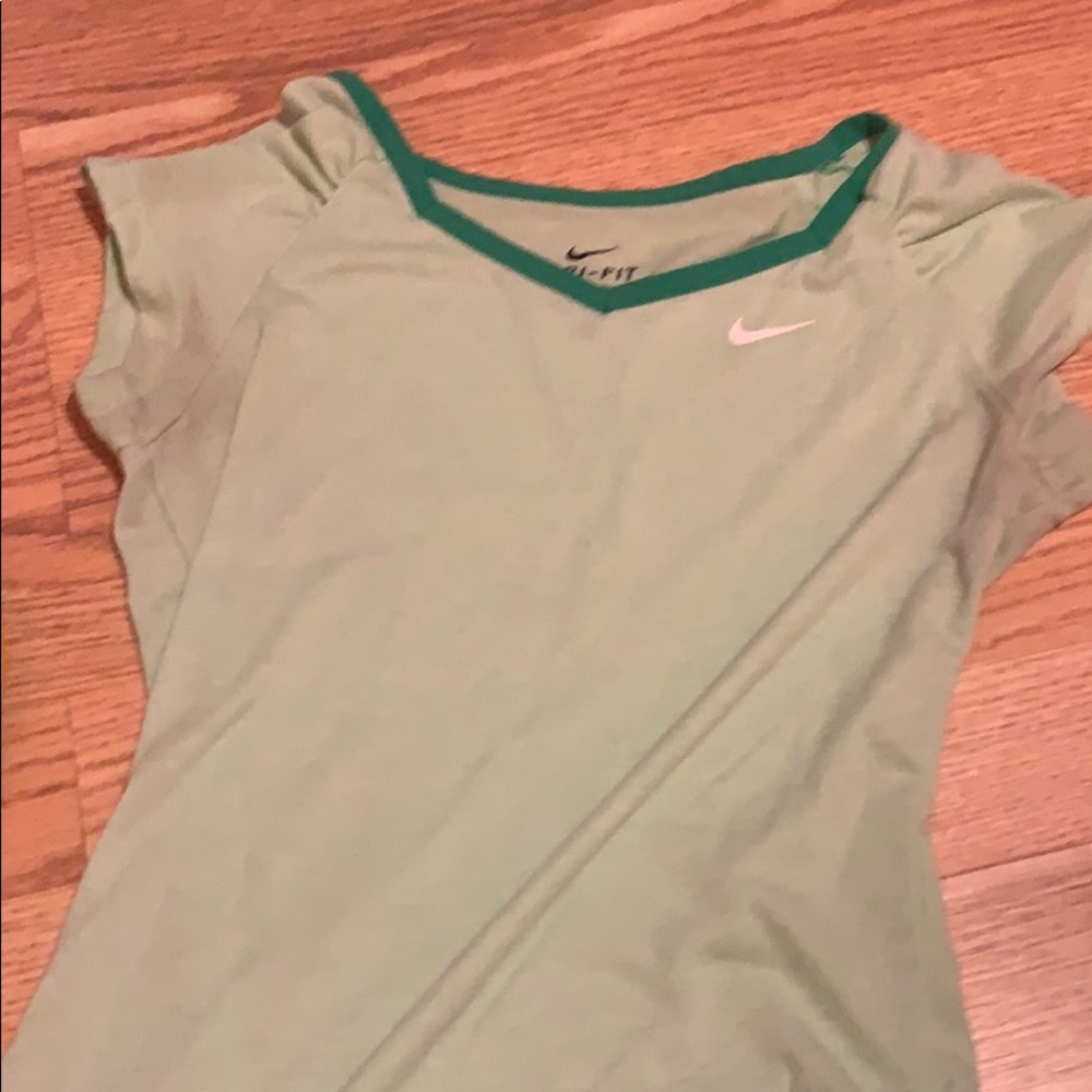 nike tight fitted shirt